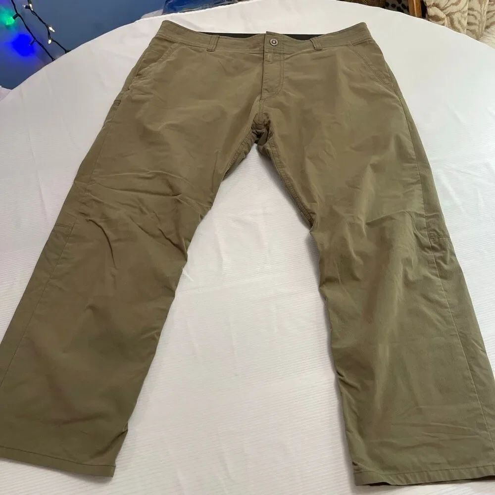 Kuhl Men’s Dark Olive Slax Pants Size 40 X 29